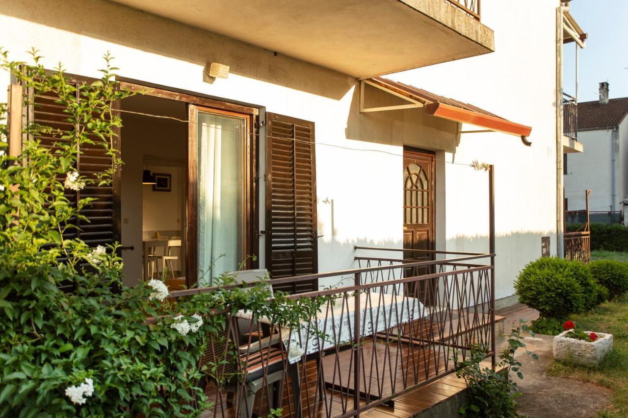Apartments Volarevic โรวีน ภายนอก รูปภาพ