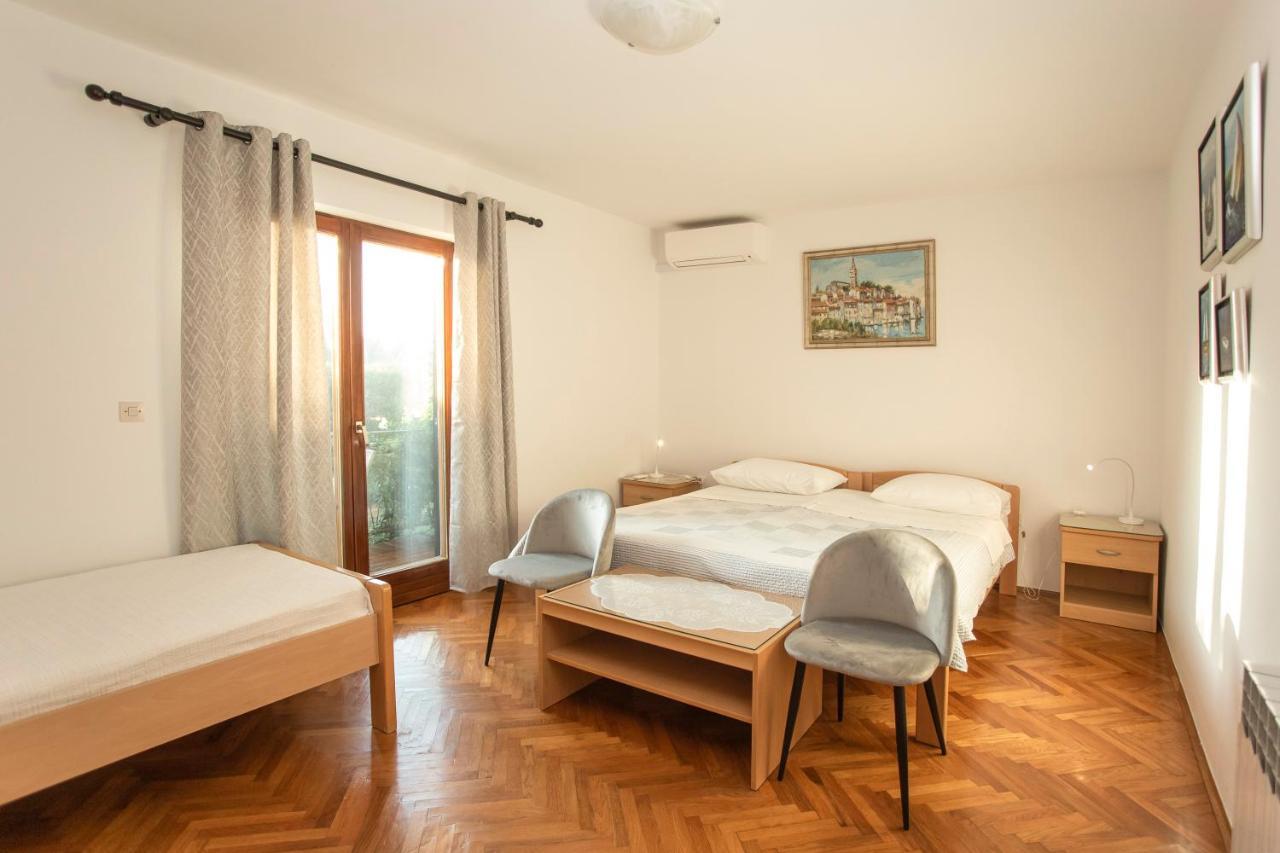 Apartments Volarevic โรวีน ภายนอก รูปภาพ