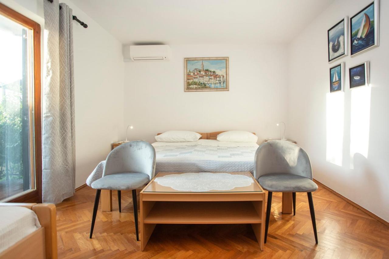 Apartments Volarevic โรวีน ภายนอก รูปภาพ