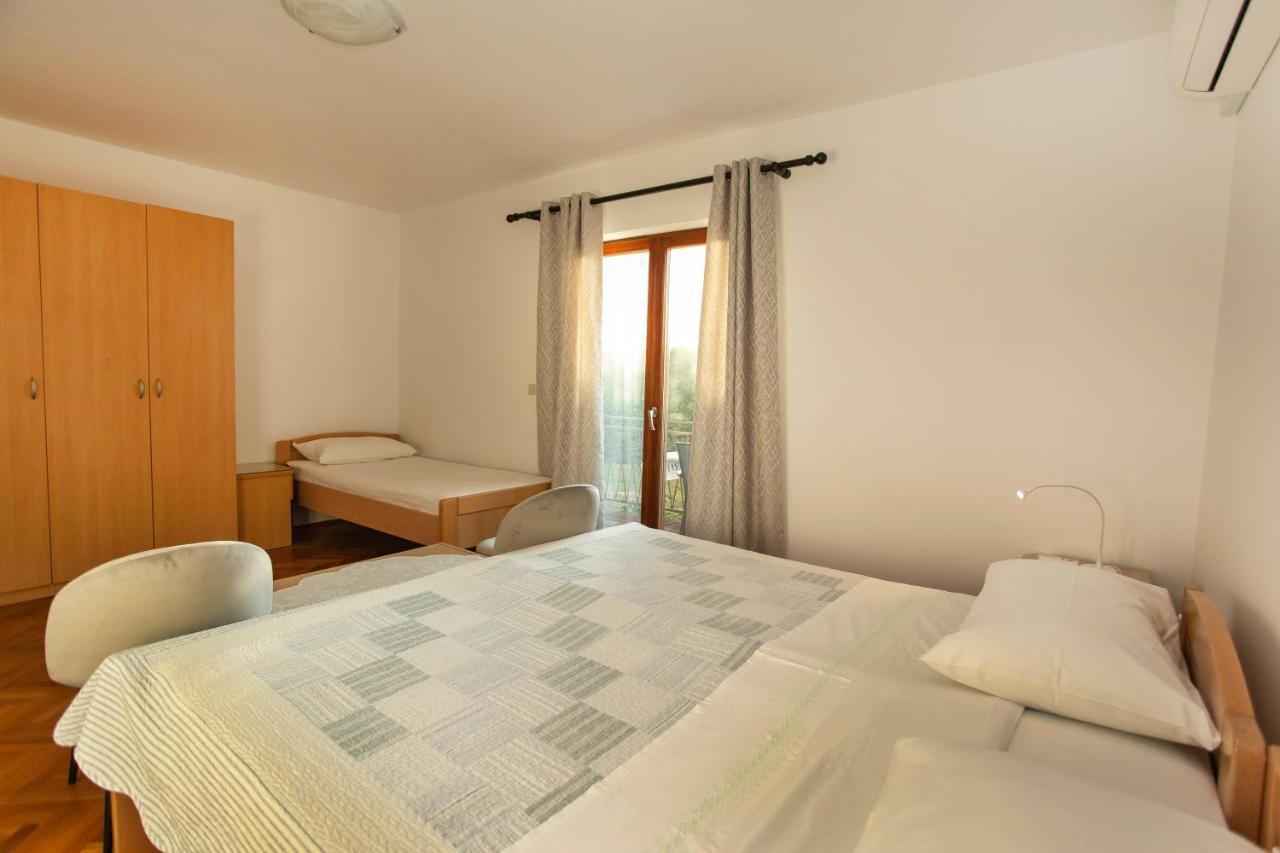 Apartments Volarevic โรวีน ภายนอก รูปภาพ