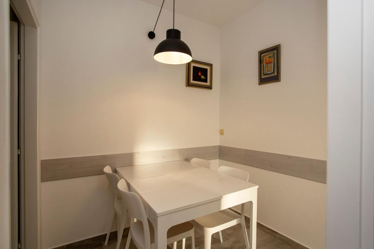 Apartments Volarevic โรวีน ภายนอก รูปภาพ