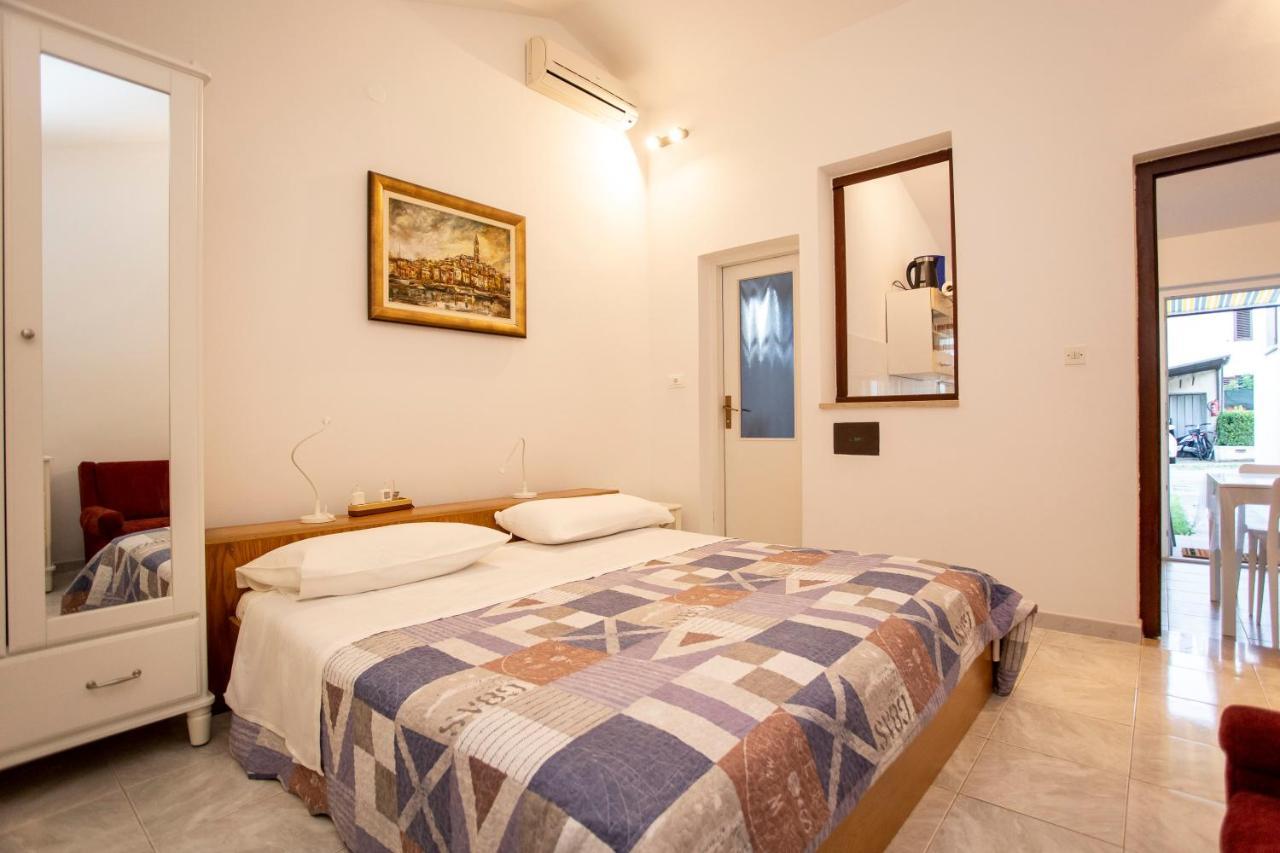 Apartments Volarevic โรวีน ภายนอก รูปภาพ