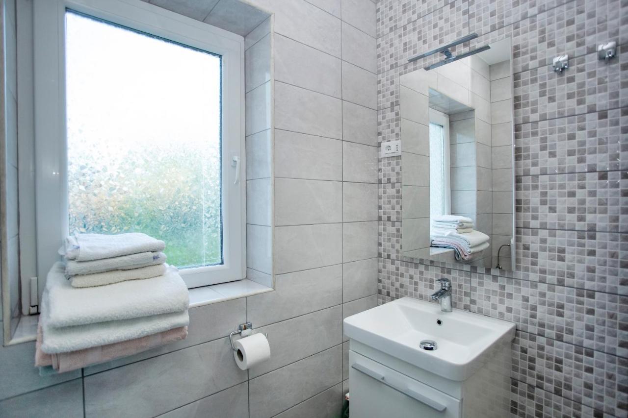 Apartments Volarevic โรวีน ภายนอก รูปภาพ