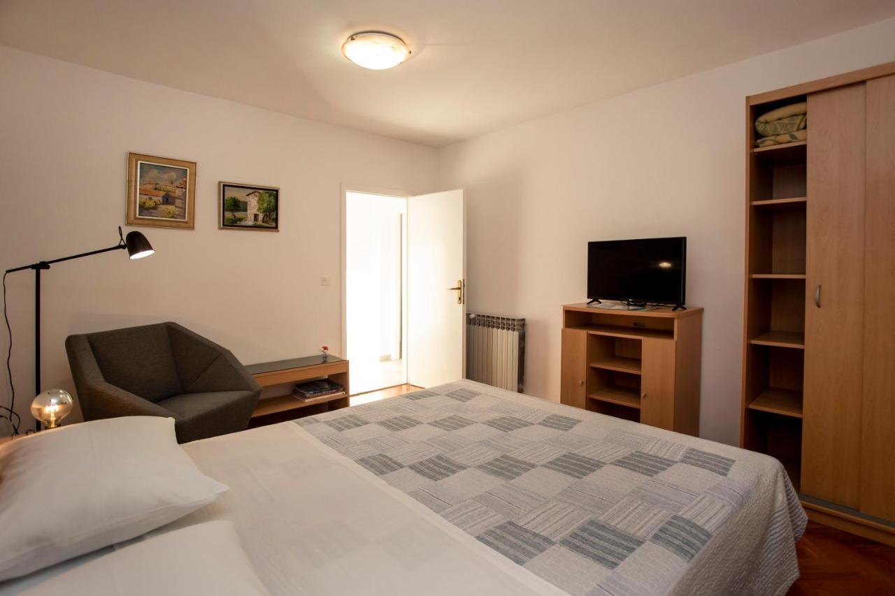 Apartments Volarevic โรวีน ภายนอก รูปภาพ